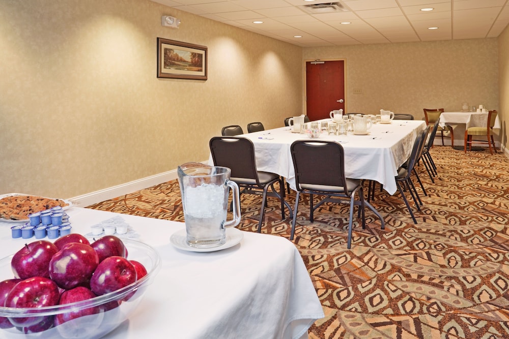 holiday inn express hotel and suites southern pines by ihg