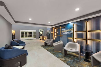 La Quinta Inn & Suites By Wyndham Knoxville Papermill,Tennessee>>Knoxville,3 star
