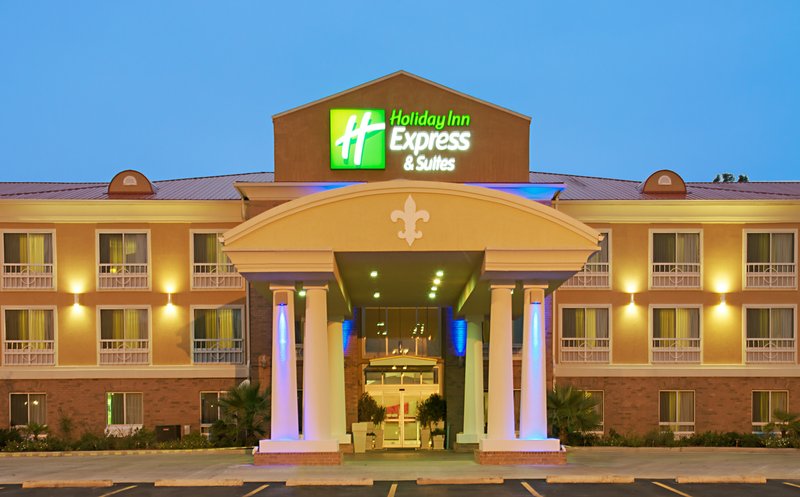holiday inn express and suites alexandria by ihg