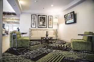 holiday inn express and suites alexandria by ihg