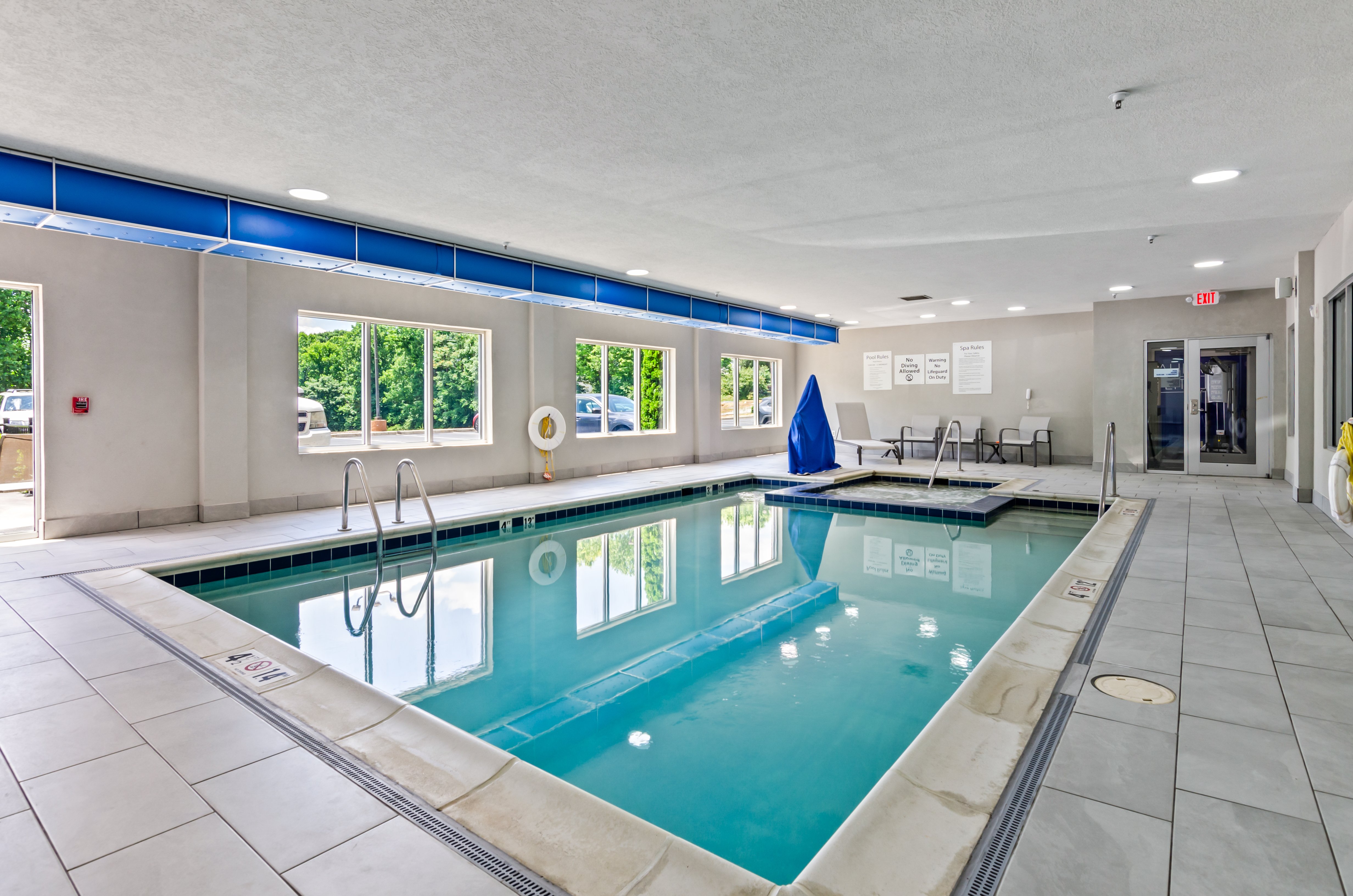 holiday inn express and suites wytheville by ihg
