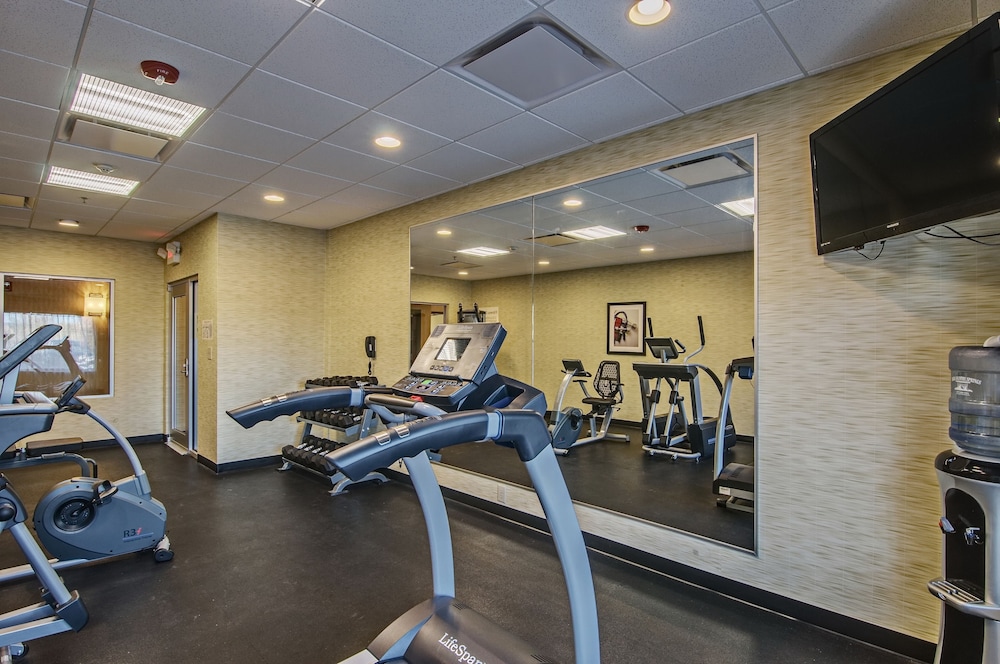 holiday inn express and suites wytheville by ihg
