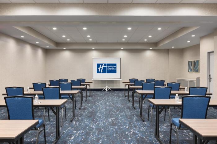 holiday inn express dumfries by ihg
