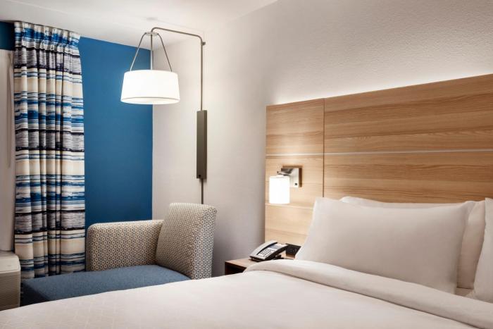 holiday inn express dumfries by ihg