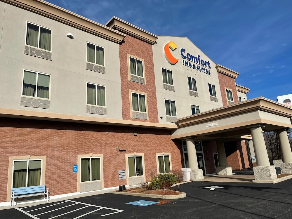 comfort inn and suites plainville foxboro