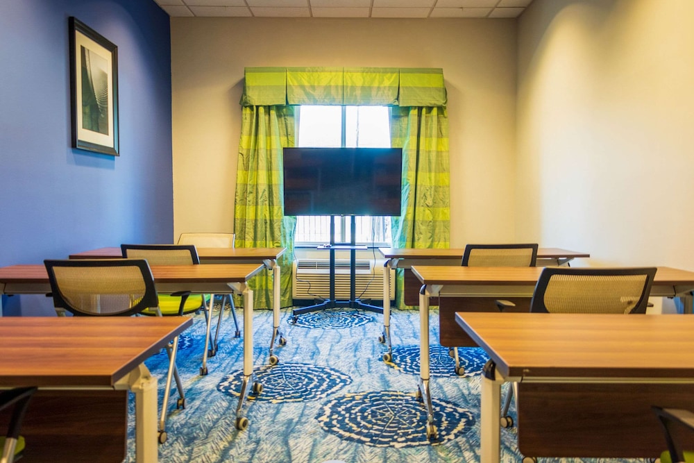 comfort inn and suites plainville foxboro