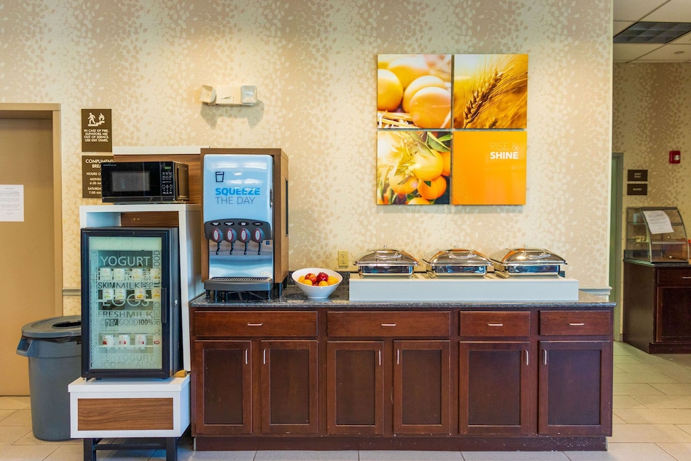 comfort inn and suites plainville foxboro