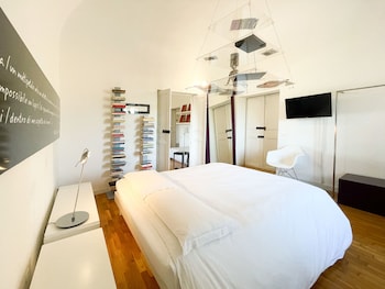 la casa del poeta enna pergusa