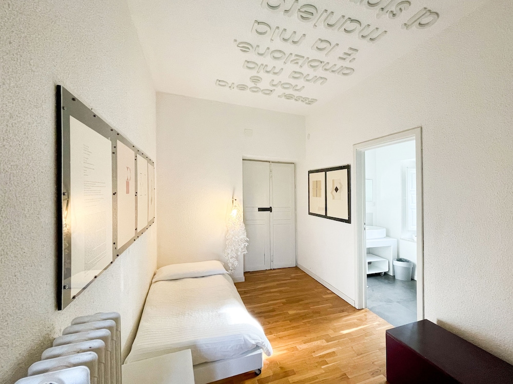 la casa del poeta enna pergusa