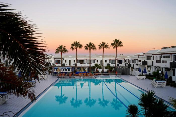 apartamentos plaza azul