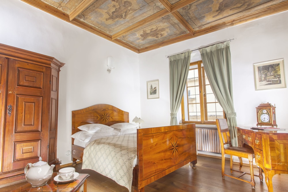 hotel at the green grape