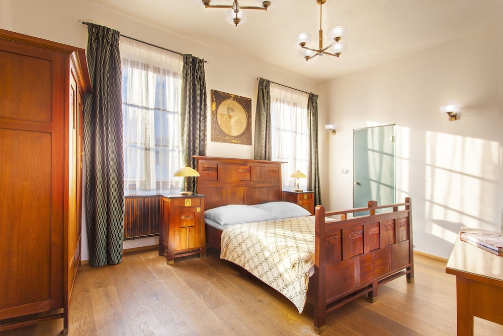 hotel at the green grape