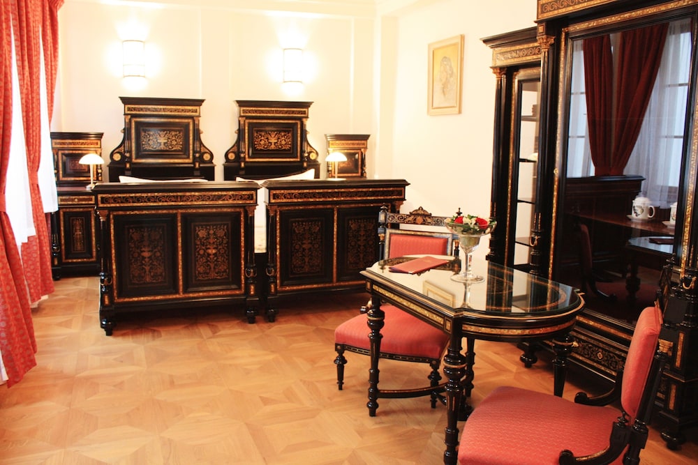 hotel at the green grape