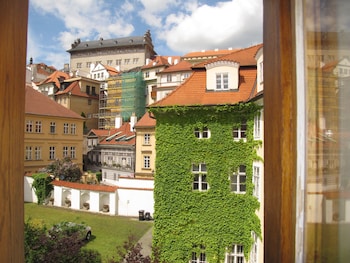 hotel at the green grape