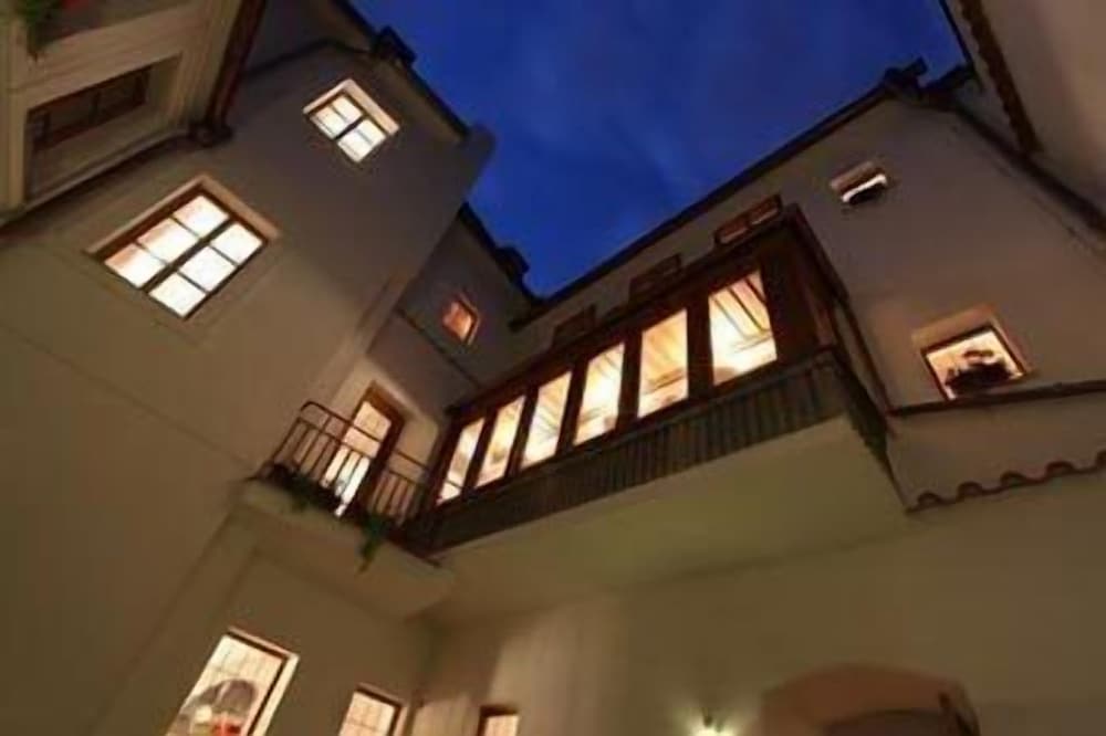 hotel at the green grape