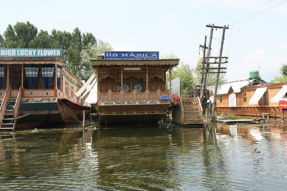 manila groups of houseboats