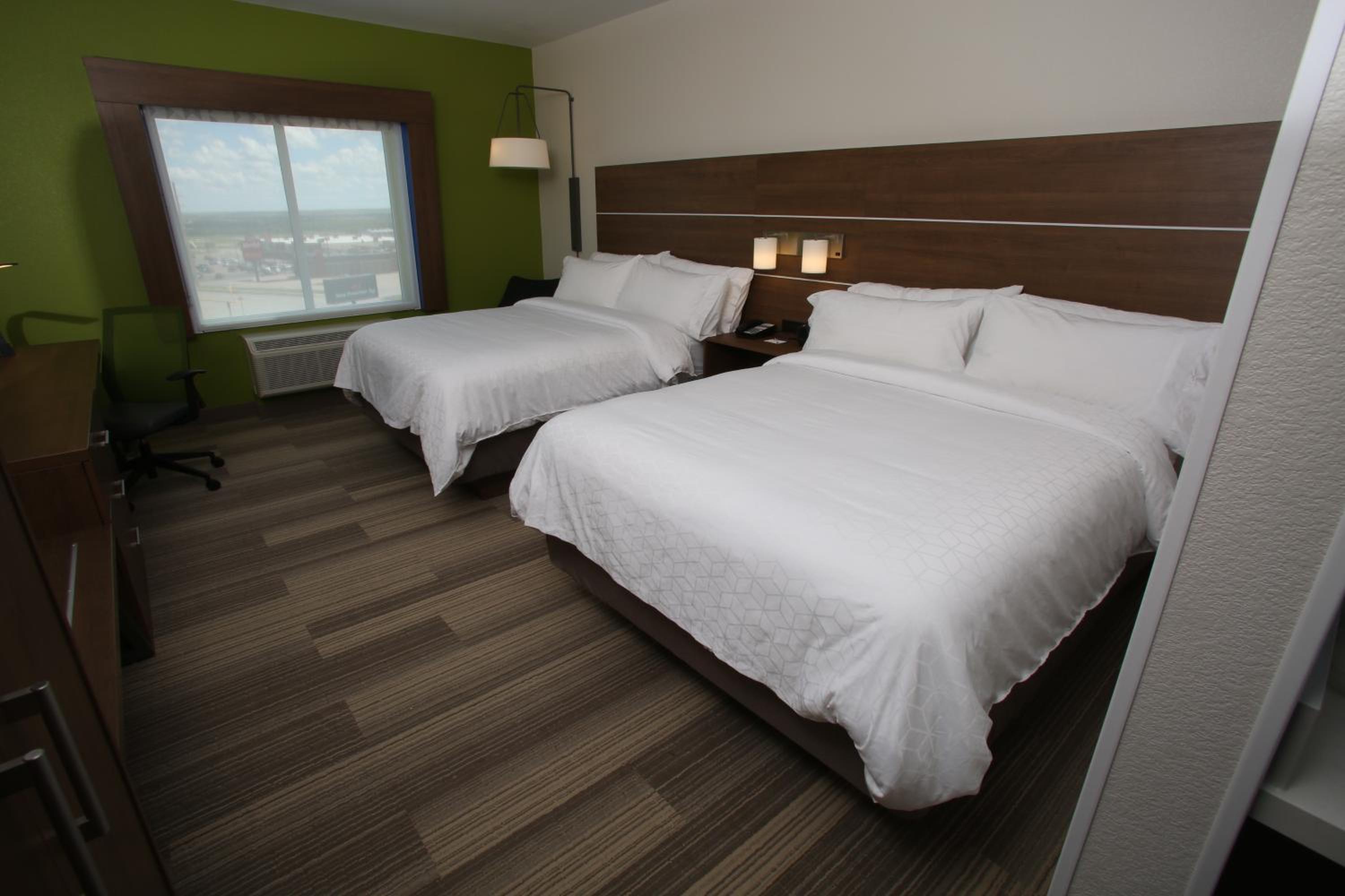 holiday inn express and suites airport lincoln by ihg