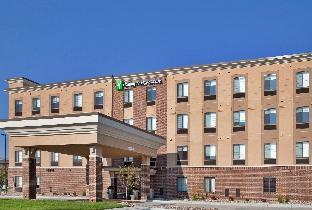 holiday inn express and suites airport lincoln by ihg