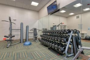 holiday inn express and suites airport lincoln by ihg