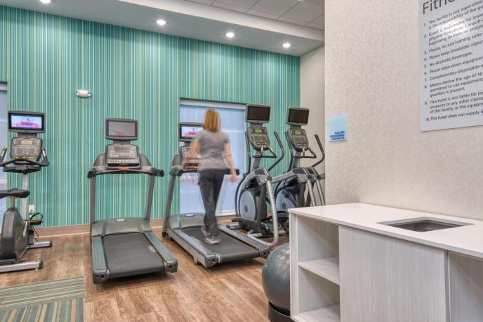 holiday inn express and suites airport lincoln by ihg