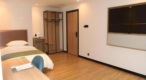 green tree inn express inner mongolia ulan qab high speed railway station