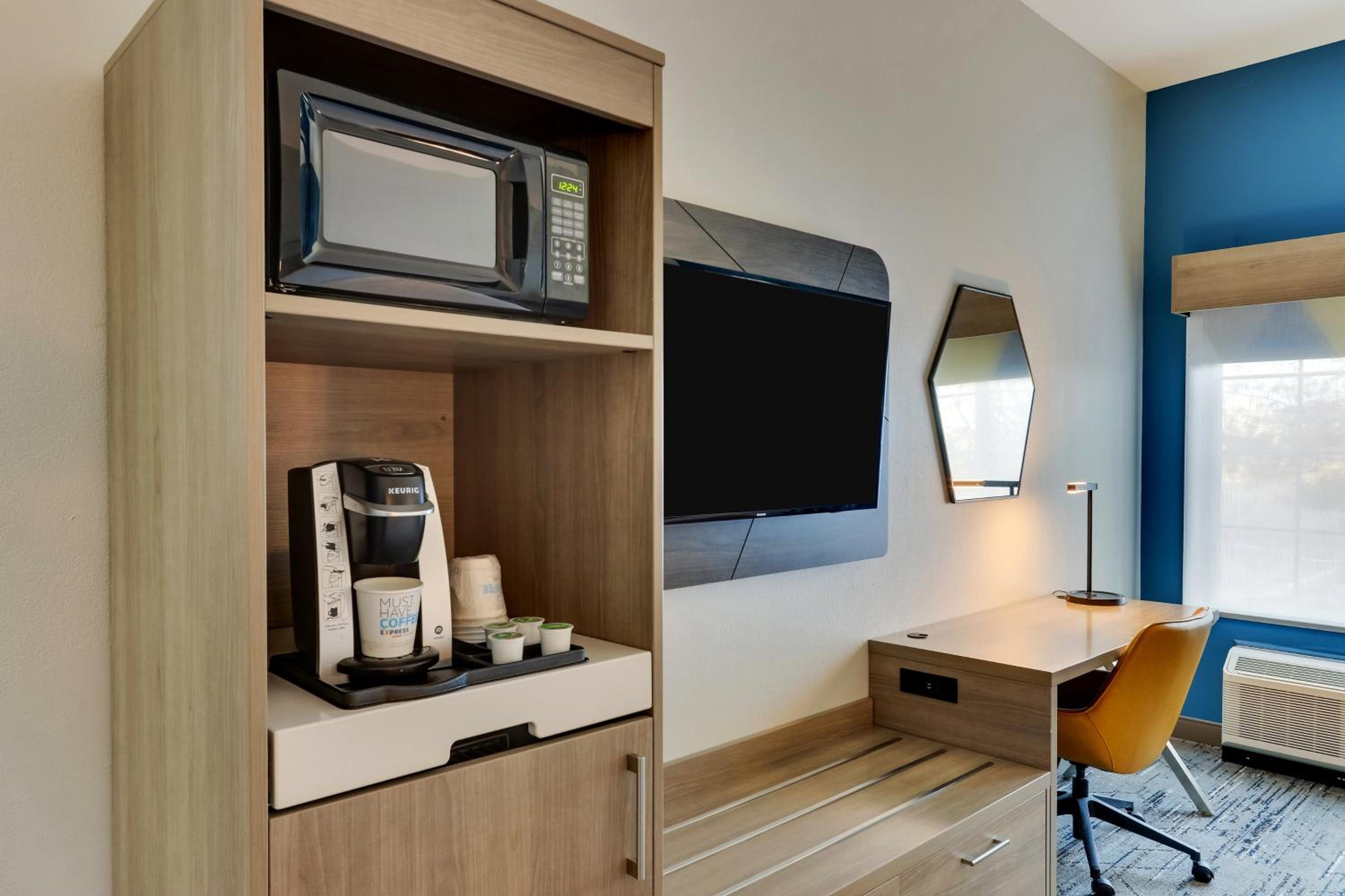holiday inn express and suites ardmore by ihg