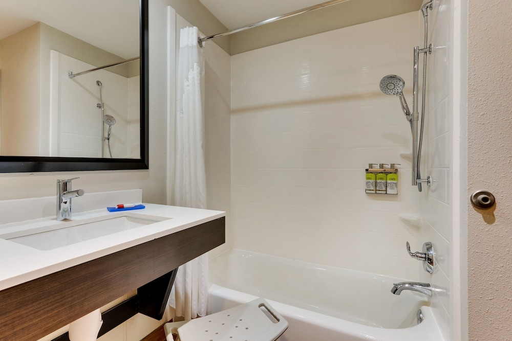 holiday inn express and suites ardmore by ihg