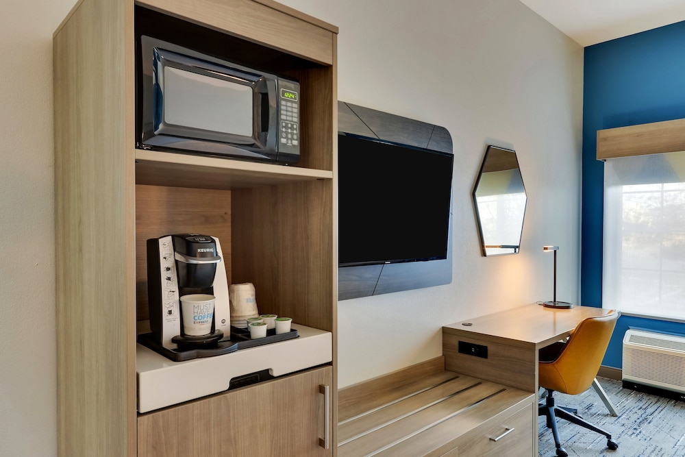 holiday inn express and suites ardmore by ihg