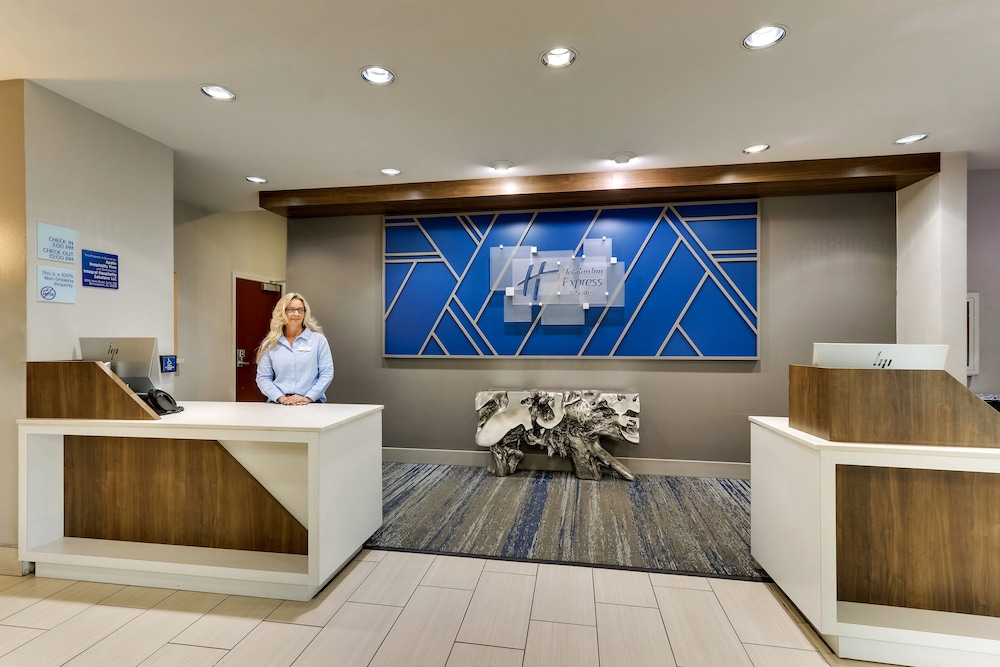 holiday inn express and suites ardmore by ihg