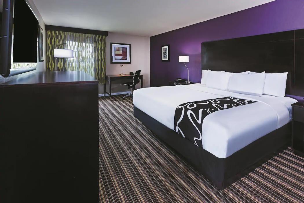 holiday inn express and suites ardmore by ihg