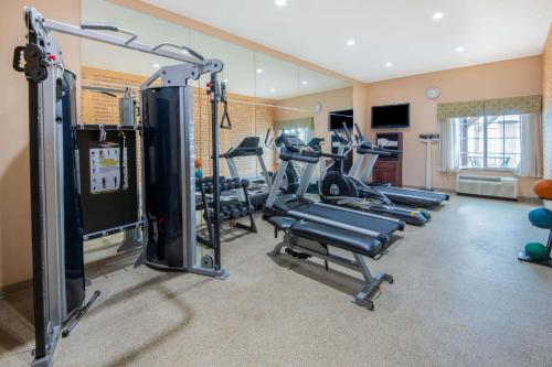Holiday Inn Express & Suites Ardmore By Ihg,Near Eliza Cruce Hall Doll Museum,3 star