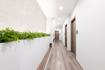 enattica monastiraki living