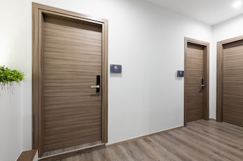 enattica monastiraki living