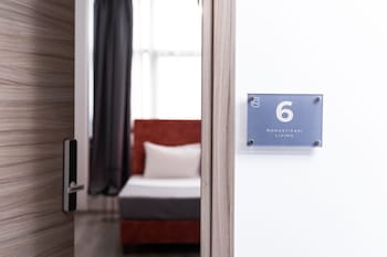 enattica monastiraki living