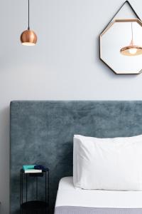 enattica monastiraki living