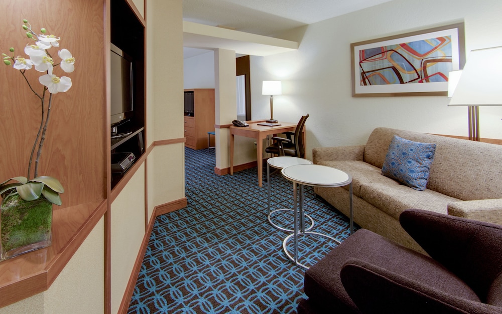 fairfield inn and suites by marriott south hill