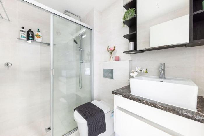 a cozy and modern beach studio 5min walk to bondi beach