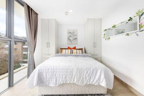 a cozy and modern beach studio 5min walk to bondi beach