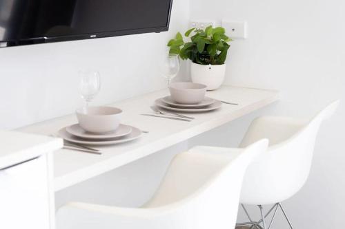 a cozy and modern beach studio 5min walk to bondi beach