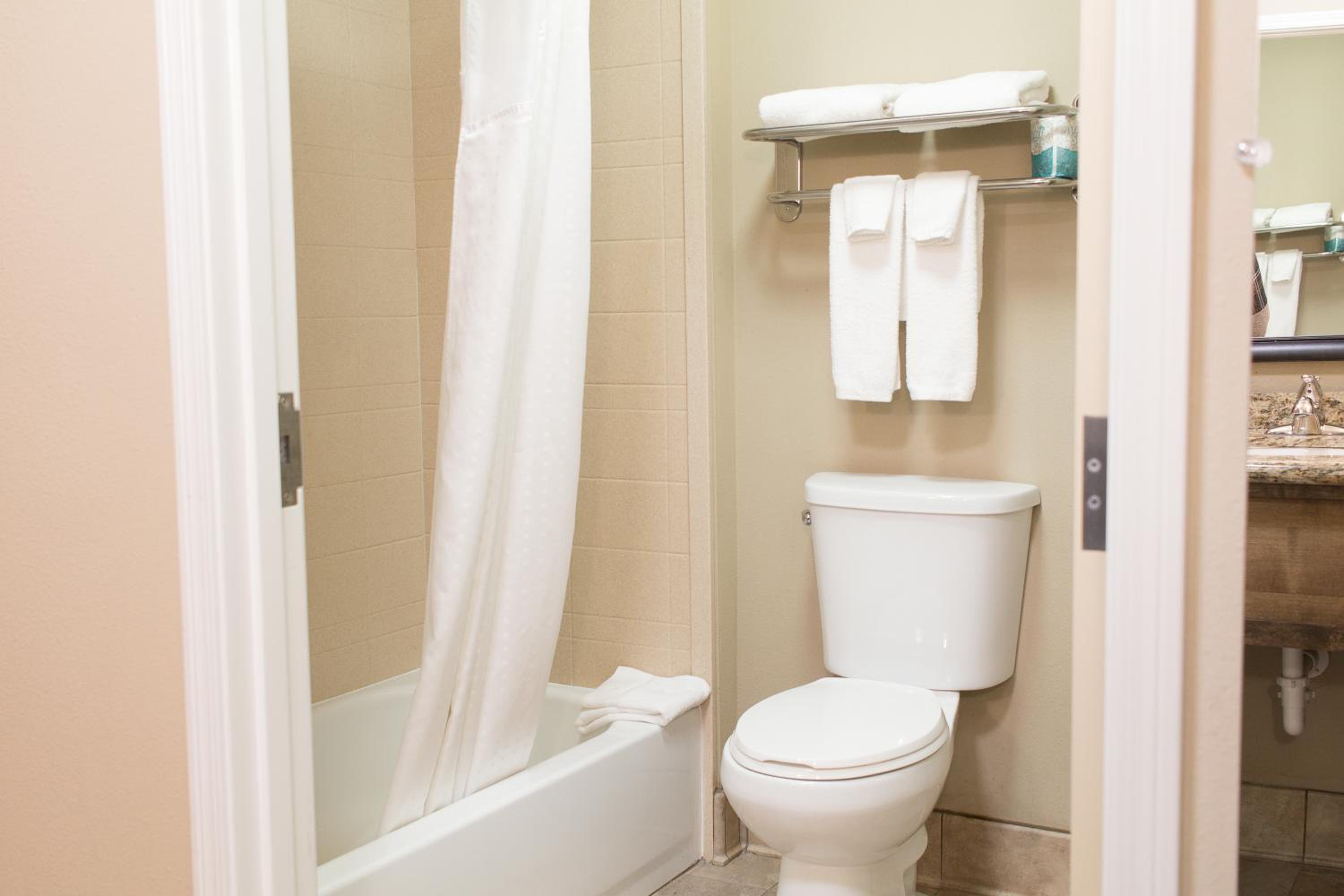 holiday inn express and suites williston by ihg