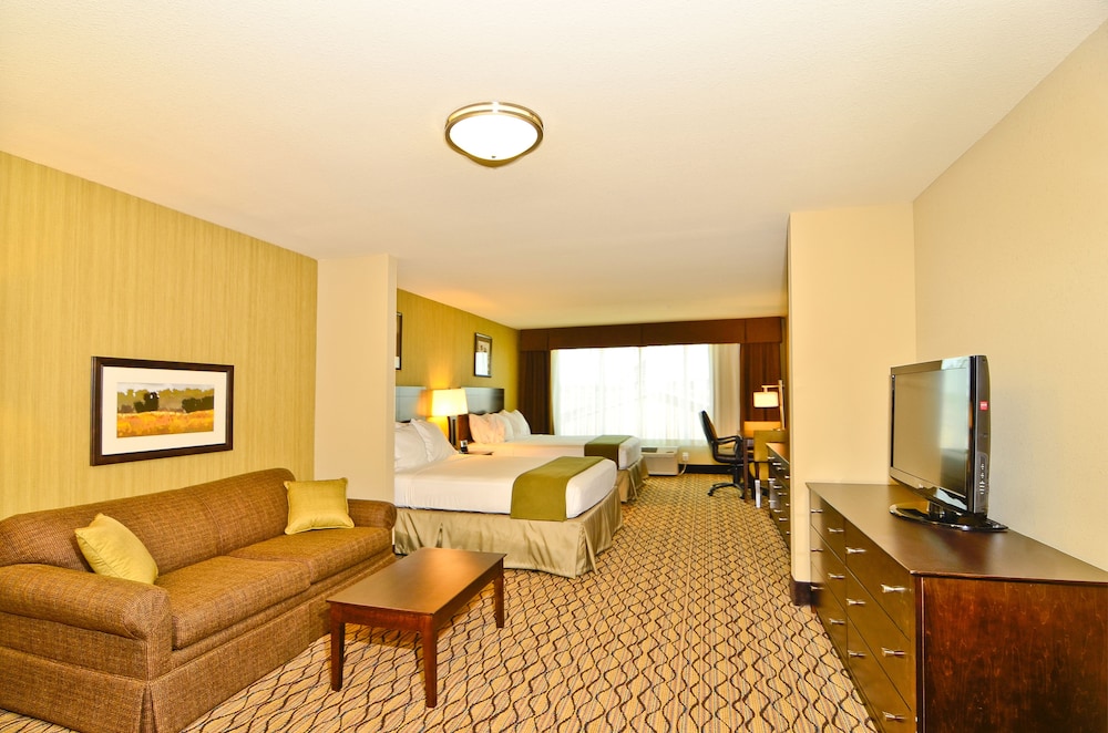 holiday inn express and suites williston by ihg