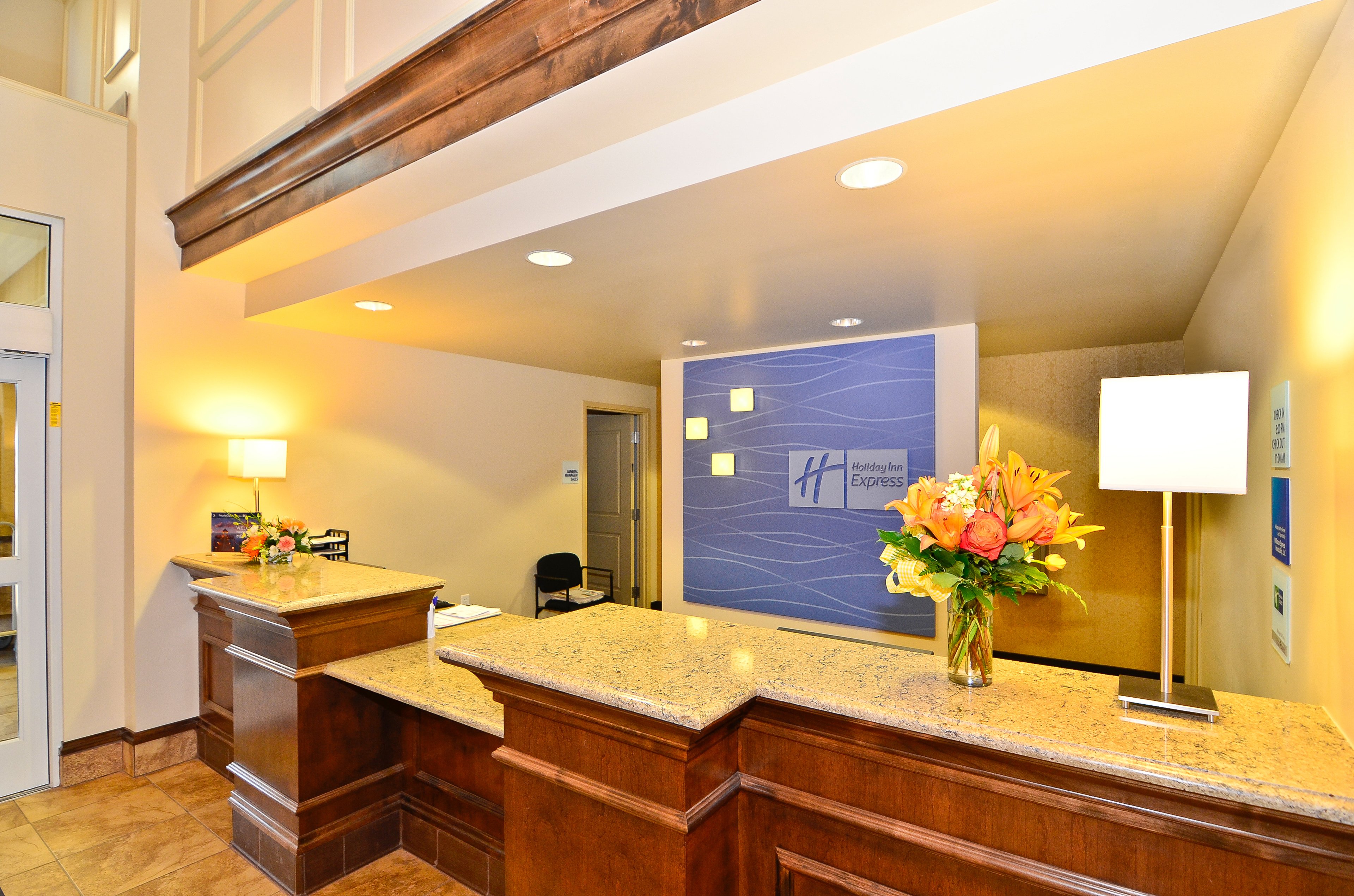 holiday inn express and suites williston by ihg