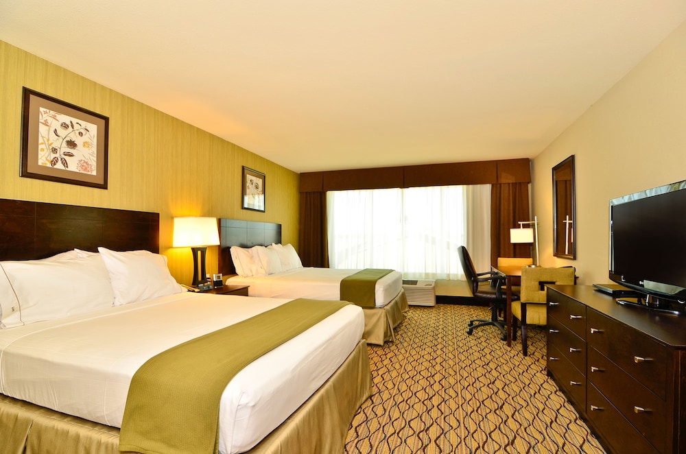 holiday inn express and suites williston by ihg