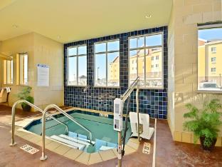 holiday inn express and suites williston by ihg