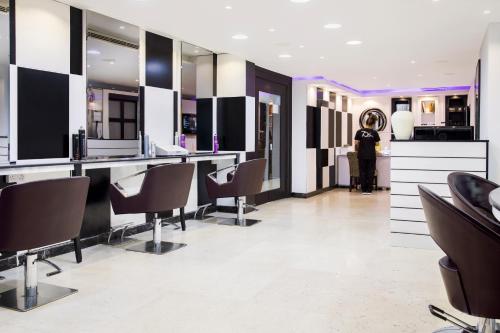 time oak hotel and suites