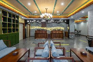 rezen select hotel urumqi railway bureau kefeng