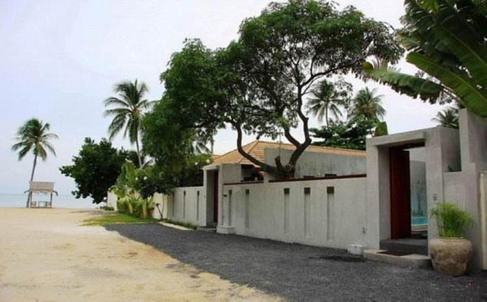 pao jin poon beach front villa