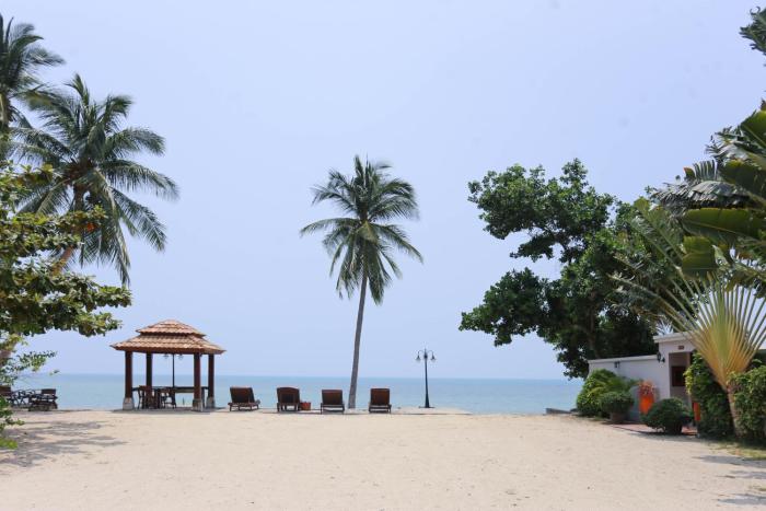 pao jin poon beach front villa