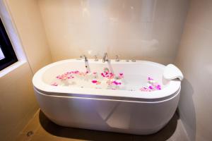 pao jin poon beach front villa