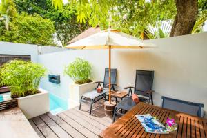 pao jin poon beach front villa